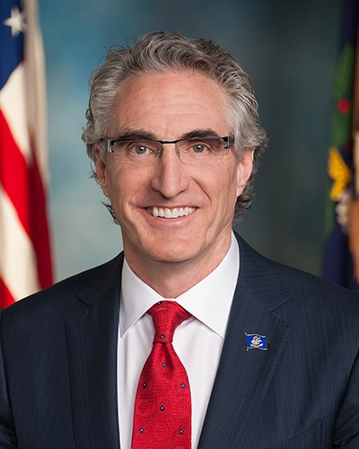 Secretary Doug Bergum's Headshot